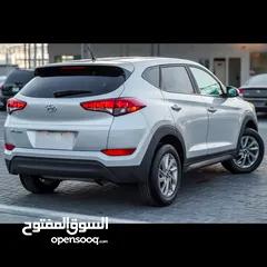  5 HYUNDAI TUCSON SE 2018