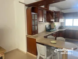  2 روف مفروش للايجار للموظفين او الموظفات في الطيره قرب سريه رام الله
