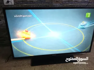 10 شاشه سامسونج فل hd استخدام بسيط جدا للبيع لا يوجد فيها اي نوع من المشاكل للبيع سامسونج