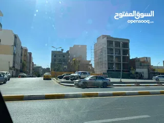  2 مساحه كبيره ممكن تكون عياده مصرف جامعه مركز ايداري لي شركه