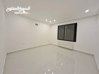  12 شقة طابق ارضي مميزة للبيع بمساحة 196 م بنظام شبه ڤيلا ،ثلاث مداخل مع ترسات واسعة وتشطيبات راقية .