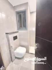  7 شقة طابقية 3 غرف ماستر والعمارة فقط 6 شقق