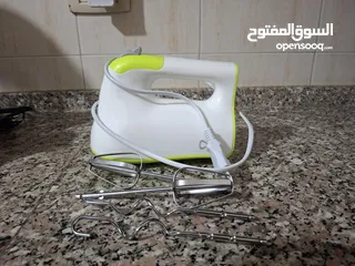  4 أجهزة كهربائية متنوعة بحالة ممتازة جدا للبيع بسبب السفر