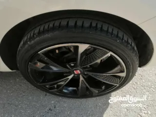  7 سيات ليون 2020