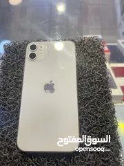  2 2 ايفون 11 واحد بطاريه 77 64 جيجا واحد بطاريه 75 128جيحا مع شاحن اصلي وكفر حمايه ولزقه وكفر