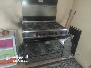  1 غاز يونيفيرسال مستعمل للبيع 5 عيون شغاله