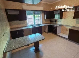  3 شقة  في منطقة مرج الحمام طابق اول 139م