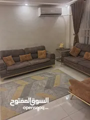  2 طقم كنب ثقيل زان 8 مقاعد اسفنج دانلوب بسعر مغري قابل للتفاوض