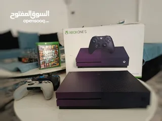  1 جهاز XBOX 1S مستعمل المواصفات: 1T  ايادي عدد: 2  اكثر من 8 العاب مدفوعه