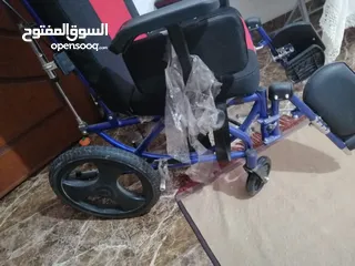  2 للبيع بسعر مغري كرسي متحرك لم يستخدم