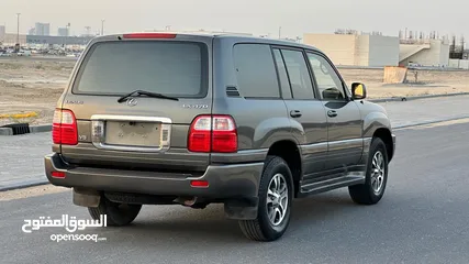  8 Lexus lx470 model 2000 American