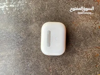  3 AirPods Pro بحالة ممتازة الشاحن مع سماعة يسار فقط