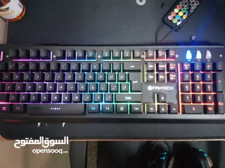  1 كيبورد FANTECH K612 شغال مية مية