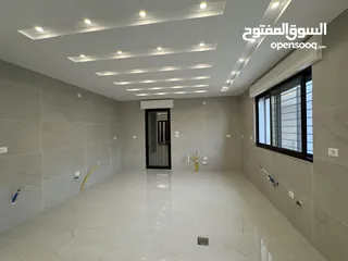  19 شقة طابق شبه ارضي مساحة 231م + حديقه 255م بتشطيبات مميزة - حي الصحابة - رجم عميش - رمضان للاسكان