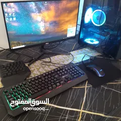  3 pc مستعمل شهر مع كيبورد العدد 2صغير وكبير و ماوس جيمنج وشاشه جديده