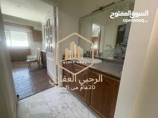  9 شقة / للايجار / شبه ارضي مع ترس / 4نوم / الرابية