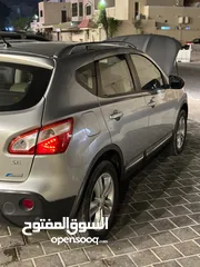  8 For sale Nissan Qashqai Model 2013 Owner Single running 156000km price 2400bd