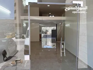  1 محل للايجار او الضمان في منطقة رفيديا-شارع تونس