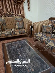  2 طقم كنب تفصيل للبيع 11 مقعد  نوع الخشب  زان تفصيل مع سجادة 5×4 وبرداية واسكملات عدد 3