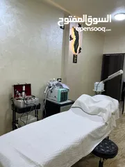  2 صالون سيدات  للبيع بداعي  السفر يرجى قراءه الاعلان