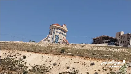  1 750م على شارعين مرتفعة   عميش  فندق افرست سكن فلل