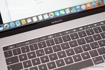 4 MacBook Pro 15inch 2017 i7 2GB AMD