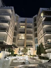  16 شقة ملكية في ارقى مناطق عمان بجانب مكة مول تبعد عن مايلز 30 متر