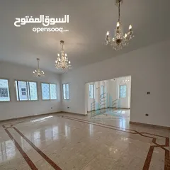  4 فيلا جميلة مطلة على البحر Beautiful Sea-View 5 BR Villa