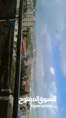  3 شقه بأطلاله رائعه للبيع موقع حيوي بجانب الفنادق