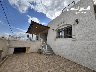  1 منزل مميز للبيع على شارعين موقع مرتفع ومطل