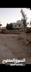 3 للبيع ارض 800 متر في الشواورة مع منزل صغير