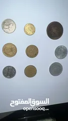  11 عملات اجنبية وطوابع قديمة