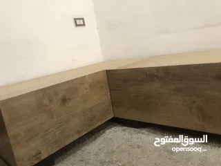  4 خشب كورنر شبه جديد خمس قطع للبيع خشب  ثقيل يستخدم لرفع لفراش العربي عن الارض او تغصيل فراش على مقاسه