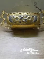  2 مضيفة نحاس نحاس ثقيلة فخمه جدا قطعه متحفيه بحاله ممتازة جدا جدا للديكور