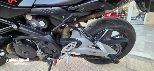  21 دراجة ابريليا 750 cc بحالة ممتازة 2016 ماشية 24000 فقط مالك ثاني صيانة دورية في الشركة 3200 دينار