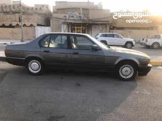  2 سلام عليكم سياره BMWمديل1989 سنويه منتهيه راعيه موجود رقم بغداد وبيه تئخير بل نمر