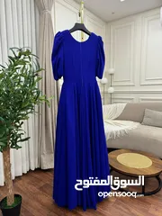  8 فستان سهرة نسائي متوفر باللونين الاحمر والازرق.