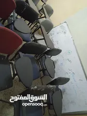  2 كراسي تعليم و مكاتب خشب اصلية و كراسي مكتب