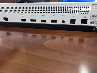  5 اكس بوكس ون أس مساحه 1 تيرا معا يدين تحكم