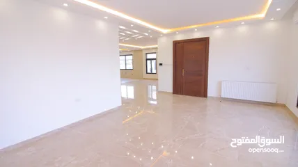  10 فلل لقطة للبيع 460متر في طريق المطار بتشطيبات فندقية