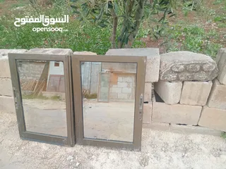 4 بوابات حديد وشبابيك وشبكات ومناخل للبيع