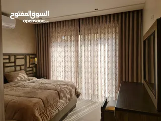  4 يوجد لدينا شقق   مفروشة للايجار يومي أسبوع شهري  مساحات الشقق من 130 لا 300 متر موقعنا: عبدون فقط