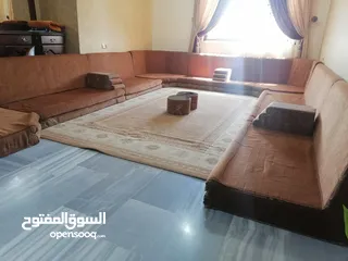  9 مجلس عربي كبير سعودي 16 مقعد  للبيع