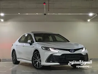 4 Toyota Camry 2023 Gle  بحالة الوكالة