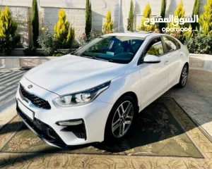  1 كيا سيراتوk3، 2020 بسعر مميزولقطة عالكاش،كاملة الإضافات ترخيص وتامين لمدة عام,