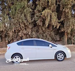  19 تويوتا بريوس