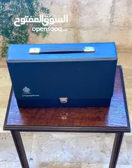  19 شنط سفر وحقائب قديمة ونادرة.