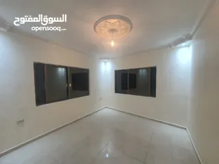  3 مستودع بحي عدن (محل) داخل  بحي سكني   للاجار