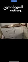  2 خزانة بتصميم كلاسيكي