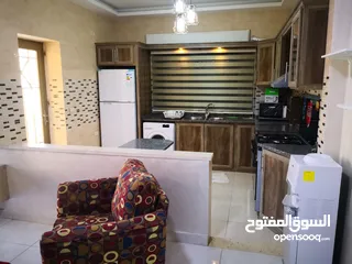  10 شقة مفروشة ارضية فاخرة للايجار بالقرب من الجامعه الاردنيه و جامعة الاميرة سمية الجبيهة 4 من المالك م